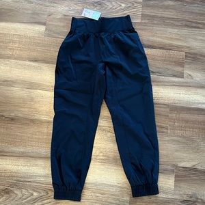 HALARA Black High Rise Nylon Blend Joggers
Size Small